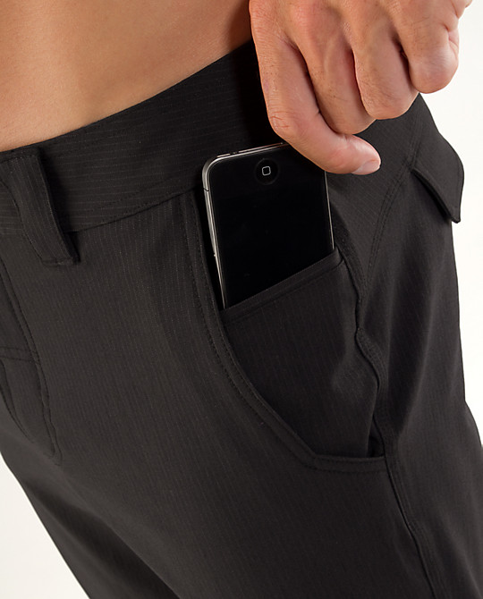 which lululemon has phone pocket